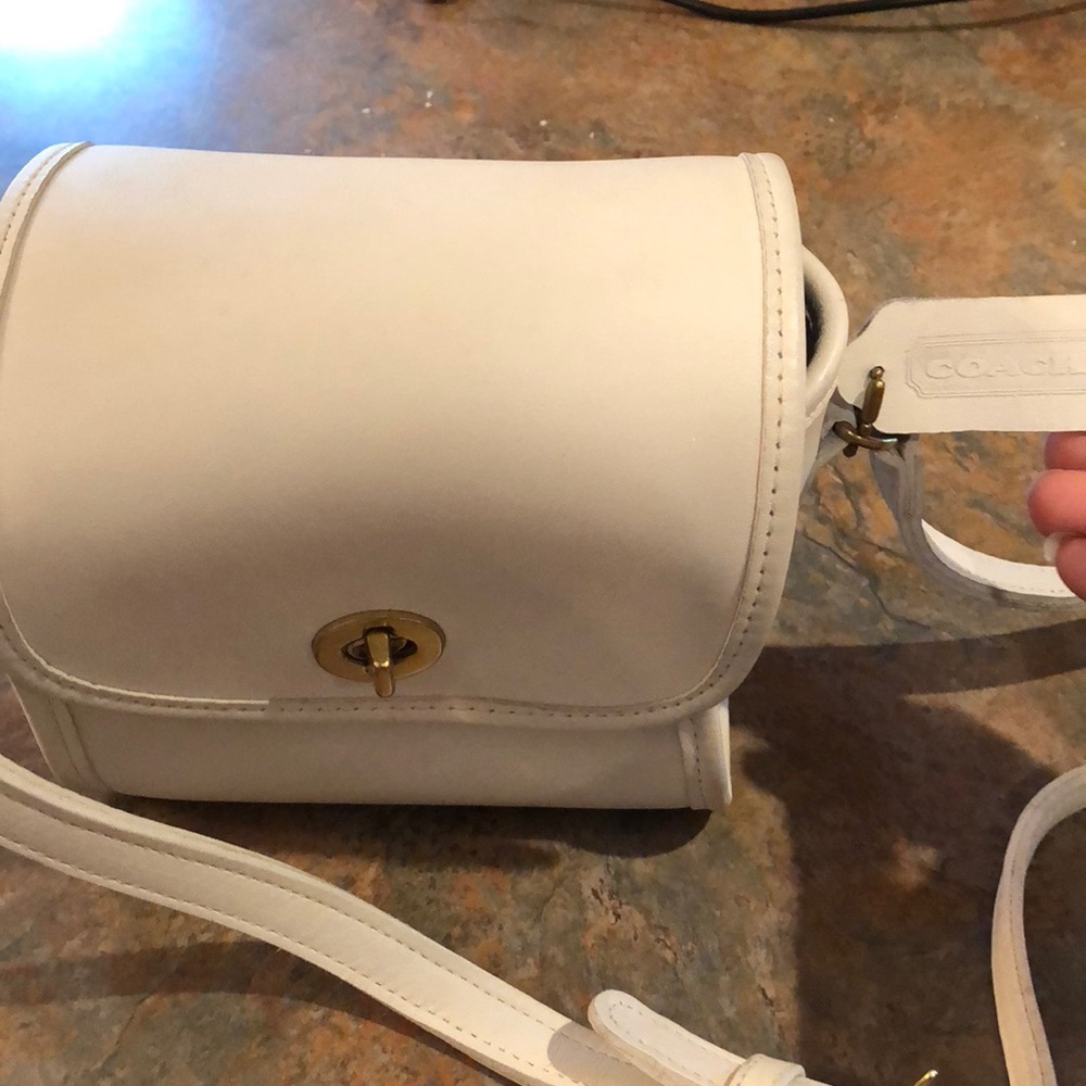 Vintage Classic Coach white Crossbody bag